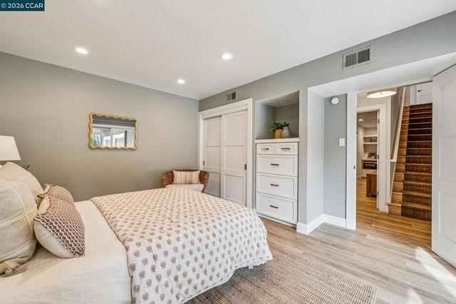 147 147 Amber Valley Dr, Orinda, CA 94563