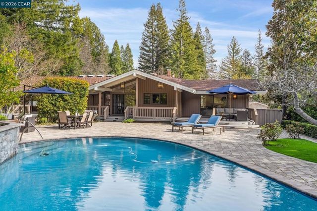 147 147 Amber Valley Dr, Orinda, CA 94563