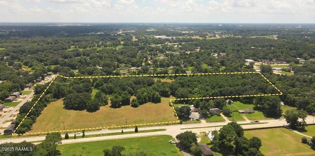 600 E Pont Des Mouton Road, Lafayette, LA 70507