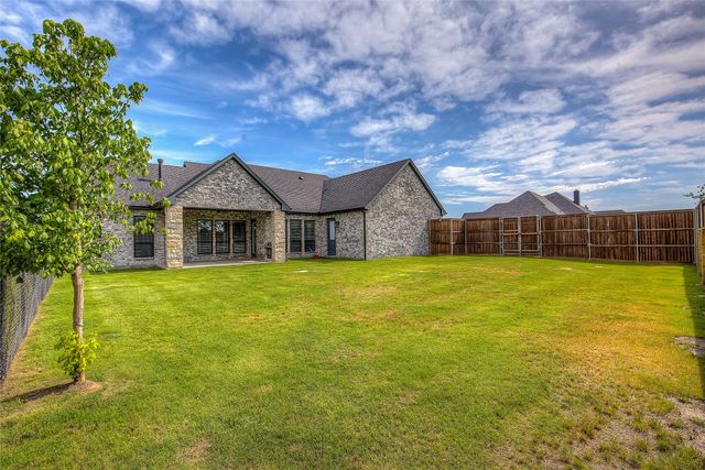 1025 Sinopa Street, Caddo Mills, TX 75135