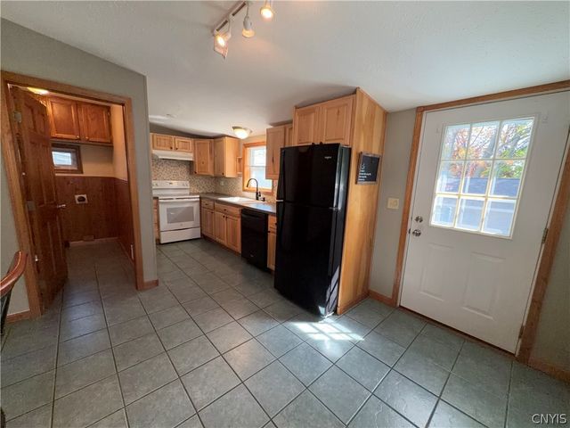 281 West 8th Street, Oswego, NY 13126