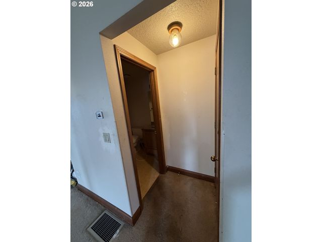 12143 Se 104TH Ct, Happy Valley, OR 97086