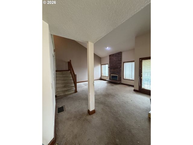 12143 Se 104TH Ct, Happy Valley, OR 97086