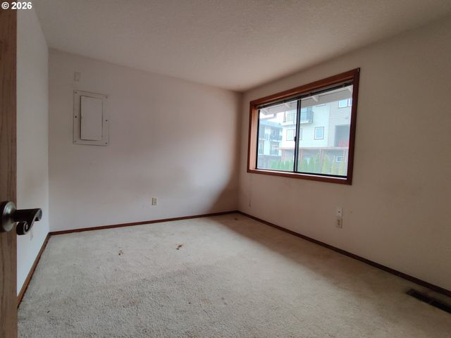 12143 Se 104TH Ct, Happy Valley, OR 97086