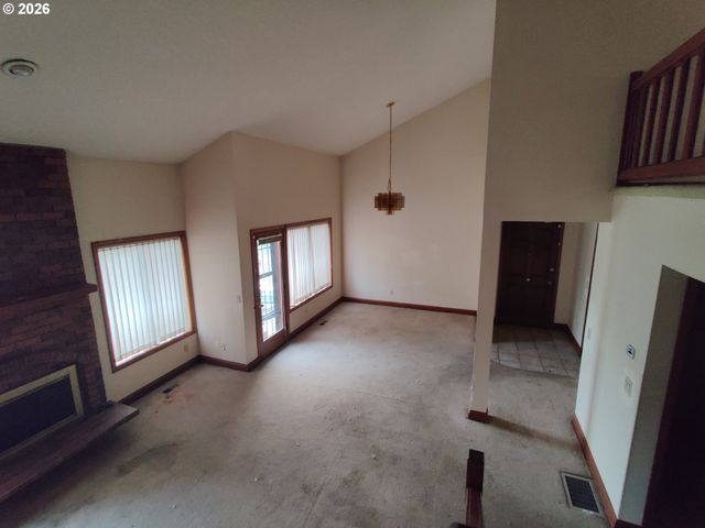 12143 Se 104TH Ct, Happy Valley, OR 97086