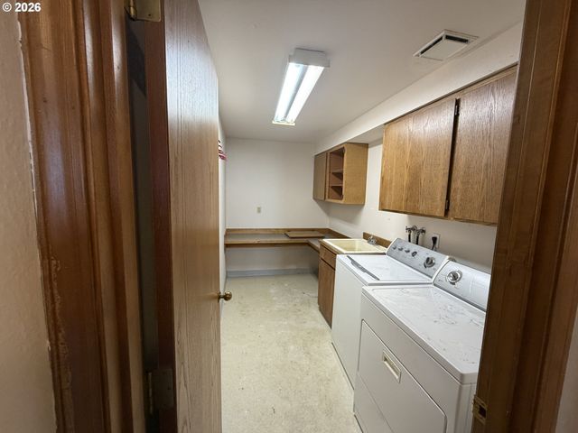 12143 Se 104TH Ct, Happy Valley, OR 97086