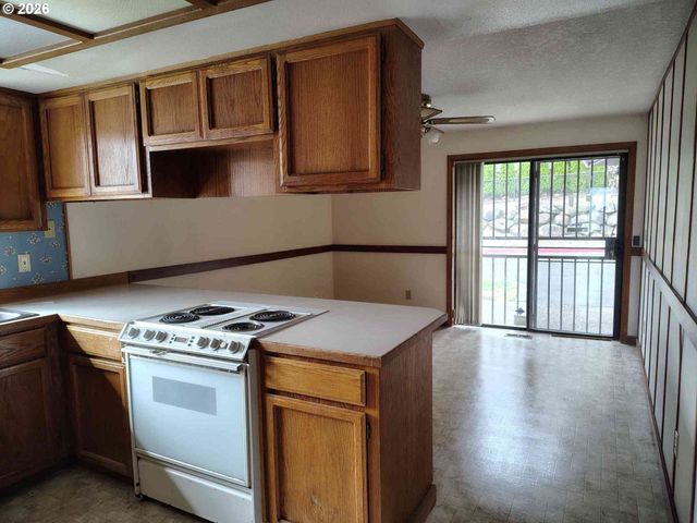 12143 Se 104TH Ct, Happy Valley, OR 97086
