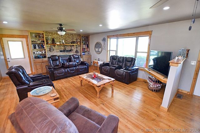 12219 Hwy 62, Tahlequah, OK 74464