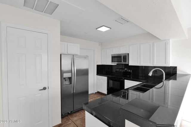 1124 E ROSE Lane 3, Phoenix, AZ 85014