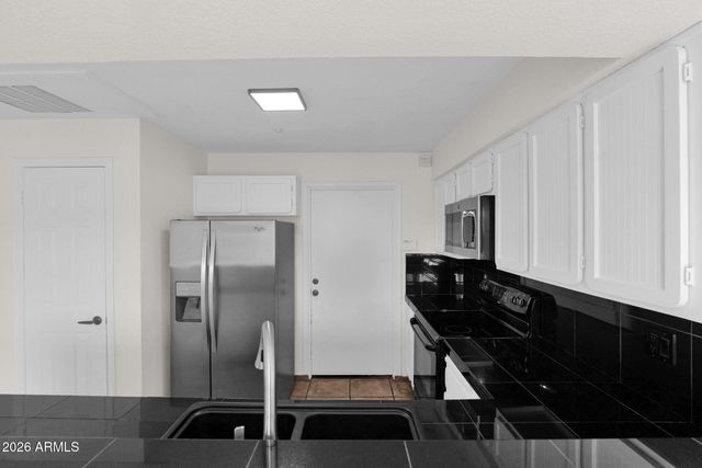 1124 E ROSE Lane 3, Phoenix, AZ 85014