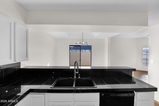 1124 E ROSE Lane 3, Phoenix, AZ 85014