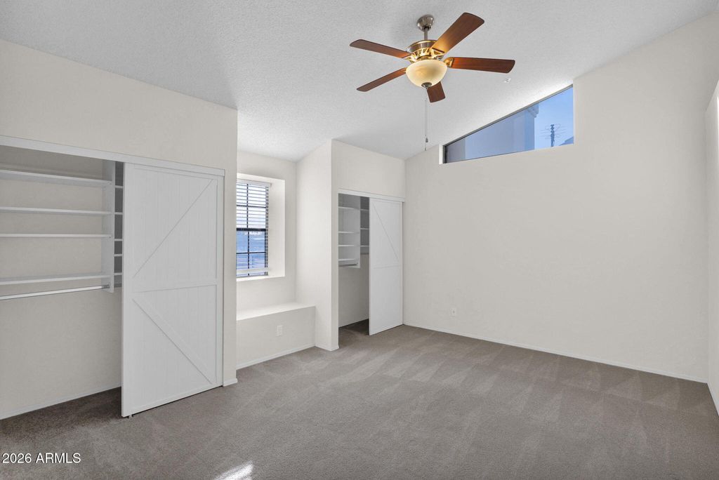 Image 18 of property listing at 1124 E ROSE Lane 3, Phoenix, AZ 85014