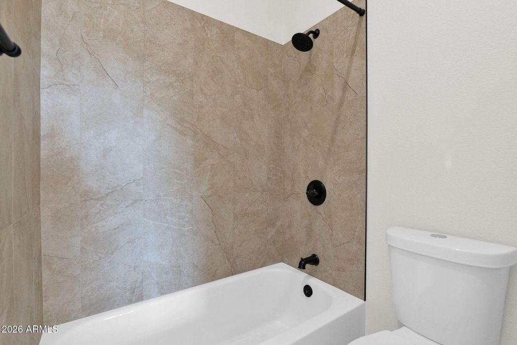 Image 23 of property listing at 1124 E ROSE Lane 3, Phoenix, AZ 85014