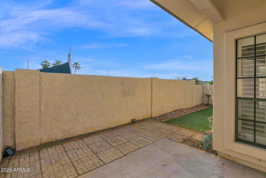 Image 29 of property listing at 1124 E ROSE Lane 3, Phoenix, AZ 85014