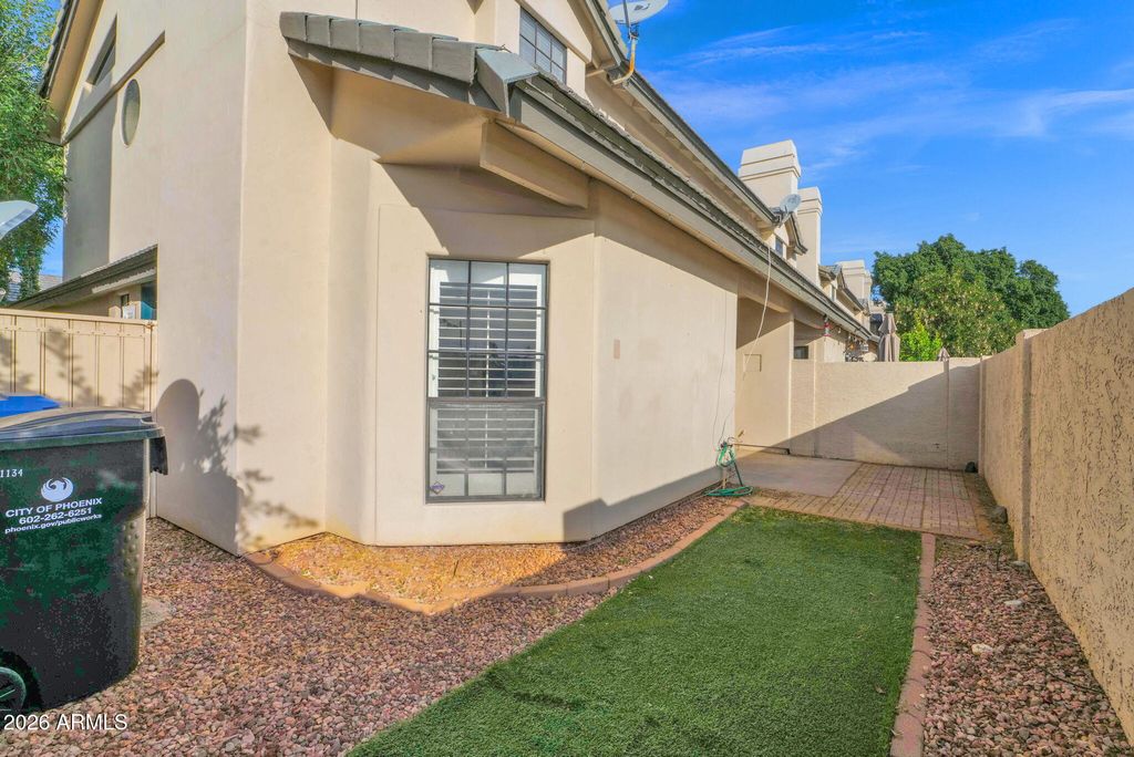 Image 30 of property listing at 1124 E ROSE Lane 3, Phoenix, AZ 85014