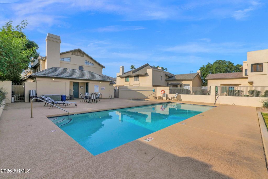 Image 35 of property listing at 1124 E ROSE Lane 3, Phoenix, AZ 85014