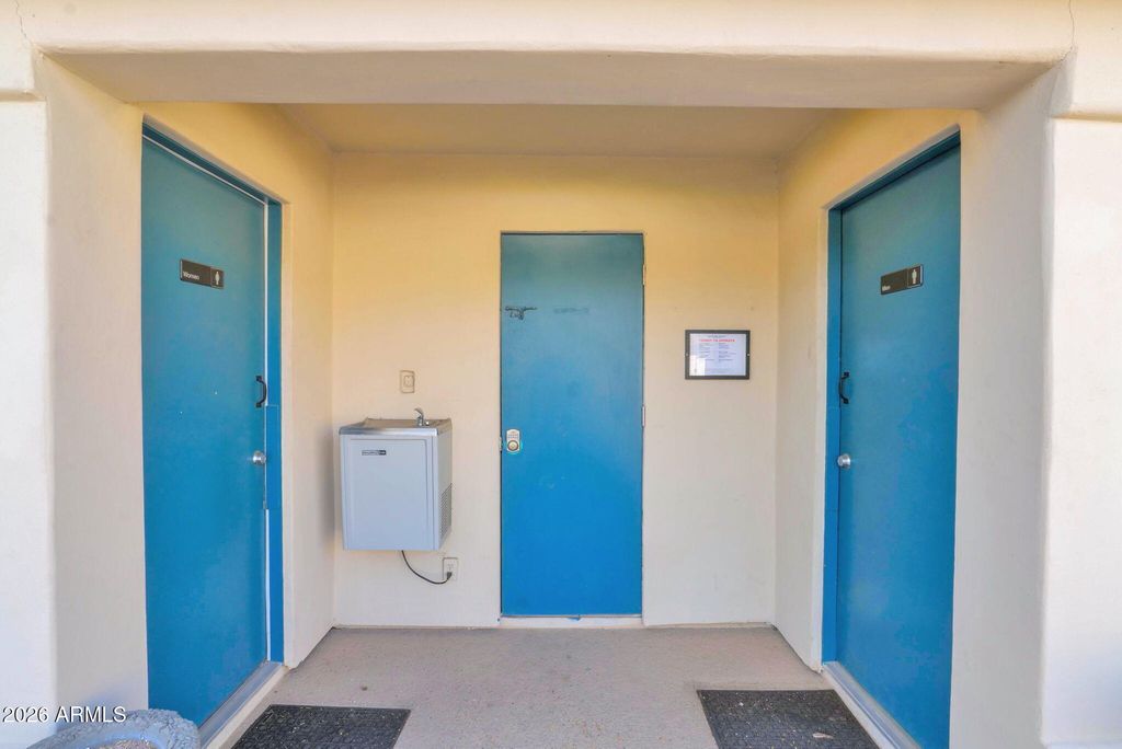 Image 37 of property listing at 1124 E ROSE Lane 3, Phoenix, AZ 85014