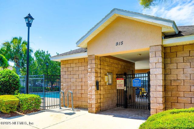 307 SOUTHERN BRANCH Lane, St. Johns, FL 32259