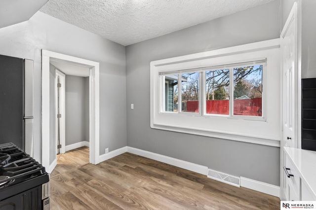 1724 S 17th Street, Omaha, NE 68108