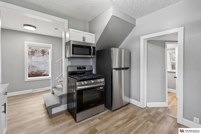 1724 S 17th Street, Omaha, NE 68108