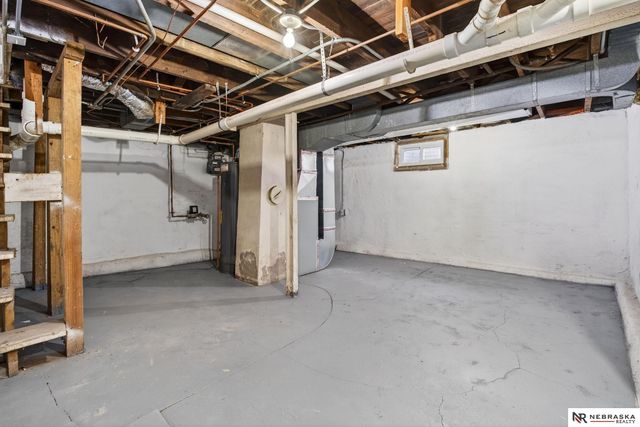 1724 S 17th Street, Omaha, NE 68108