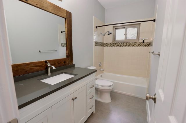 8205 Mescalero DR, Austin, TX 78736