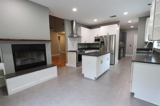 8205 Mescalero DR, Austin, TX 78736