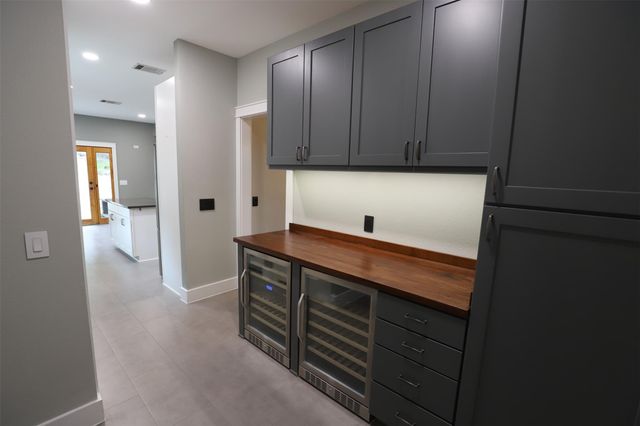 8205 Mescalero DR, Austin, TX 78736