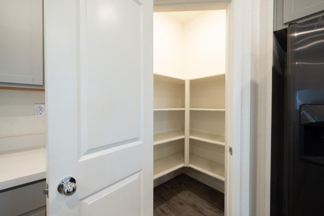 2057 Skipper Cove Way, Plumas Lake, CA 95961