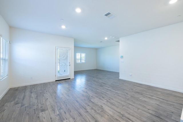 2057 Skipper Cove Way, Plumas Lake, CA 95961