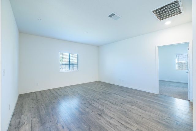 2057 Skipper Cove Way, Plumas Lake, CA 95961