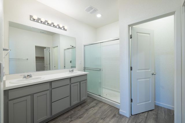 2057 Skipper Cove Way, Plumas Lake, CA 95961