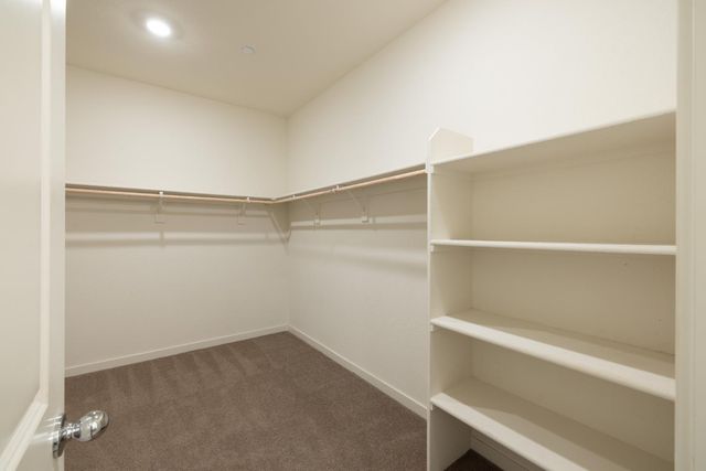 2057 Skipper Cove Way, Plumas Lake, CA 95961