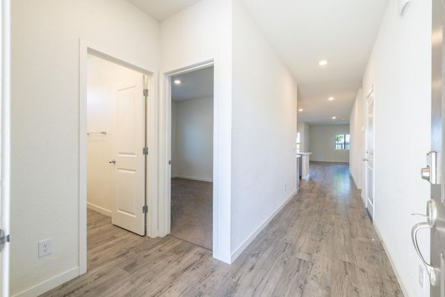 2057 Skipper Cove Way, Plumas Lake, CA 95961