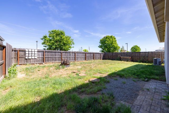 2057 Skipper Cove Way, Plumas Lake, CA 95961