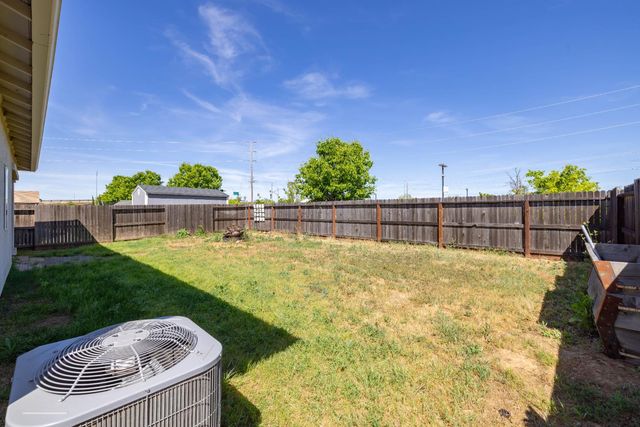 2057 Skipper Cove Way, Plumas Lake, CA 95961