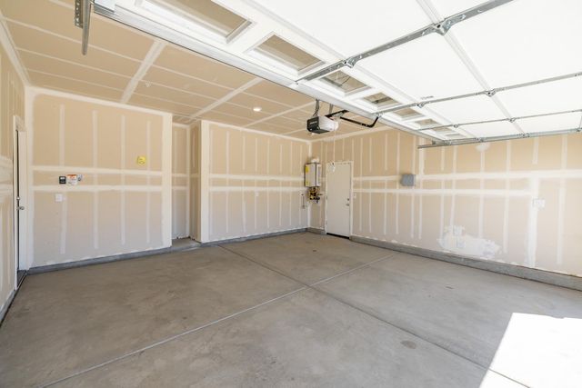 2057 Skipper Cove Way, Plumas Lake, CA 95961