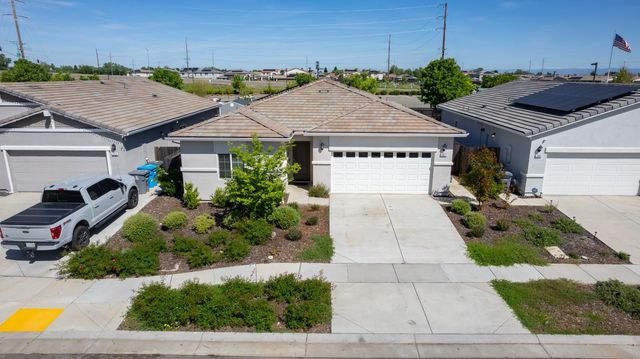 2057 Skipper Cove Way, Plumas Lake, CA 95961