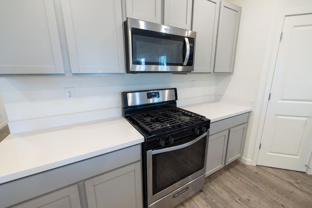 2057 Skipper Cove Way, Plumas Lake, CA 95961