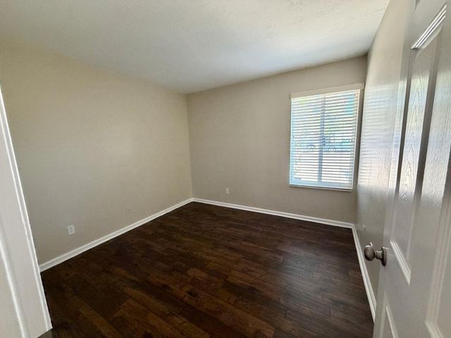 113 W Wagoner Road, Phoenix, AZ 85023