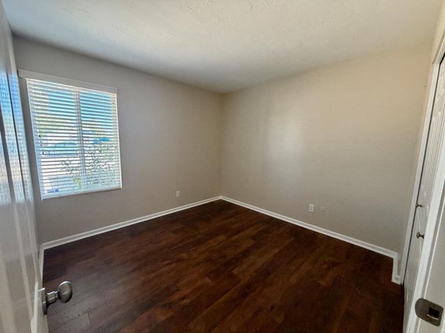 113 W Wagoner Road, Phoenix, AZ 85023