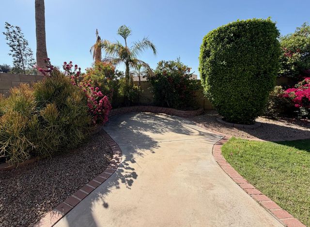 113 W Wagoner Road, Phoenix, AZ 85023