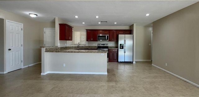 113 W Wagoner Road, Phoenix, AZ 85023