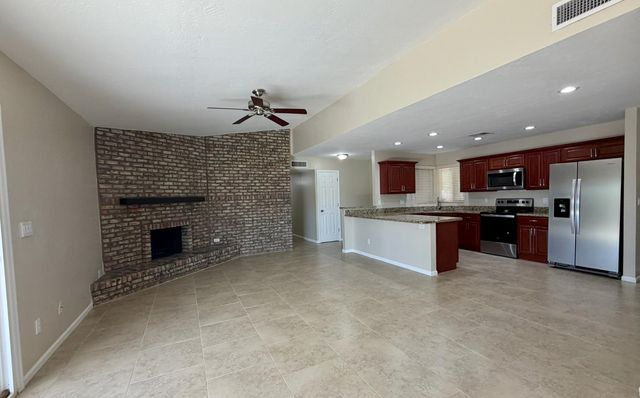 113 W Wagoner Road, Phoenix, AZ 85023