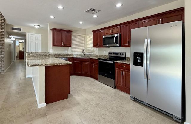 113 W Wagoner Road, Phoenix, AZ 85023