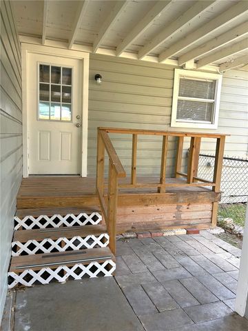 3925 Barnes St, Corpus Christi, TX 78415