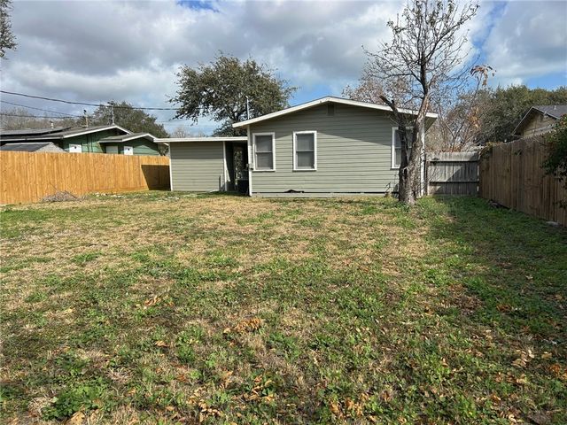 3925 Barnes St, Corpus Christi, TX 78415