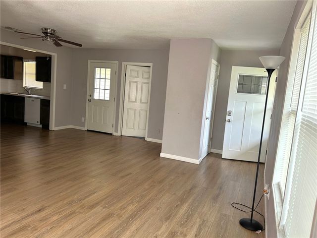 3925 Barnes St, Corpus Christi, TX 78415