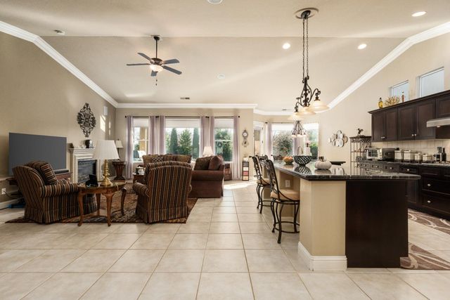 1979 N Nicolette Avenue, Clovis, CA 93619