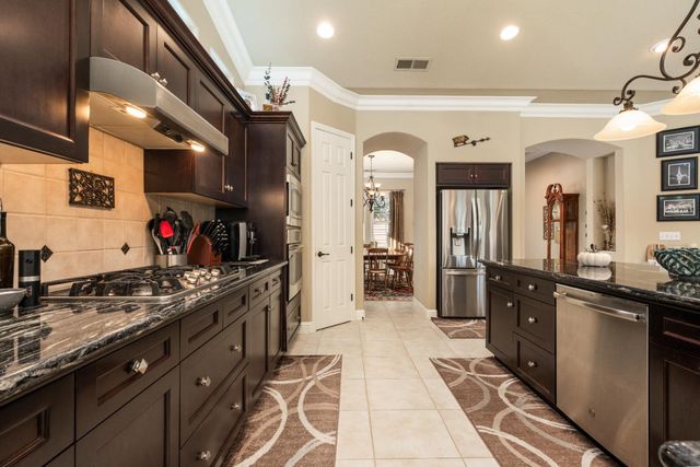 1979 N Nicolette Avenue, Clovis, CA 93619